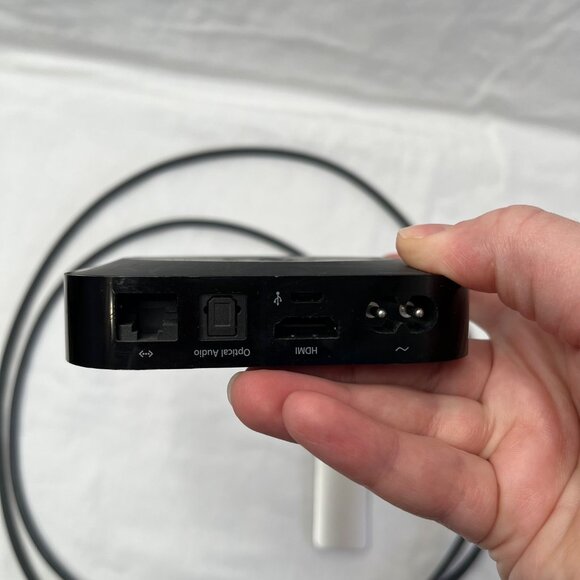 Apple TV 3rd Gen A1469 1080p HD Streaming Box W/ Remote & Power Cord - Picture 7 of 10
